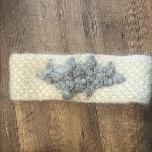 Elegant White and Gray Floral Knit Headband